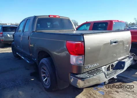 2011 Toyota Tundra Grade 5.7L V8 z USA, uszkodzony, nr VIN 5TFRY5F10BX111705